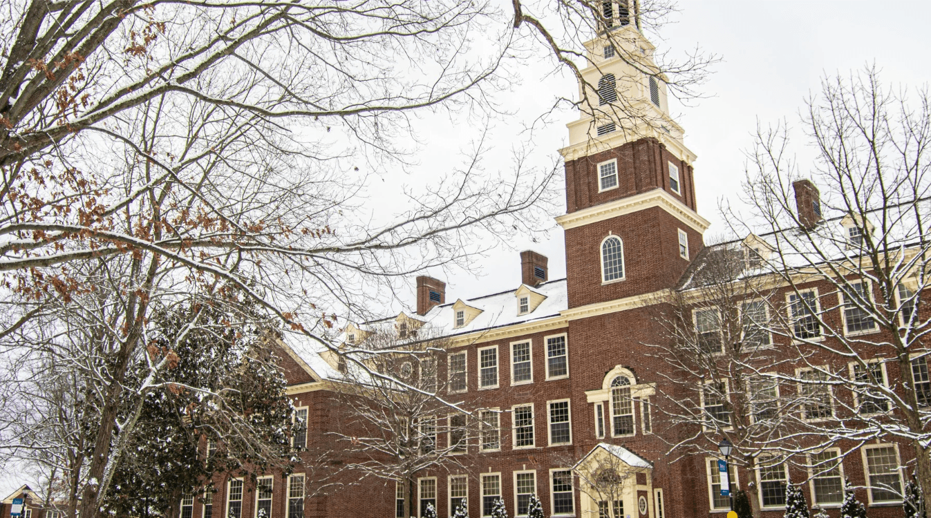 Picture of Draper Building during winter.