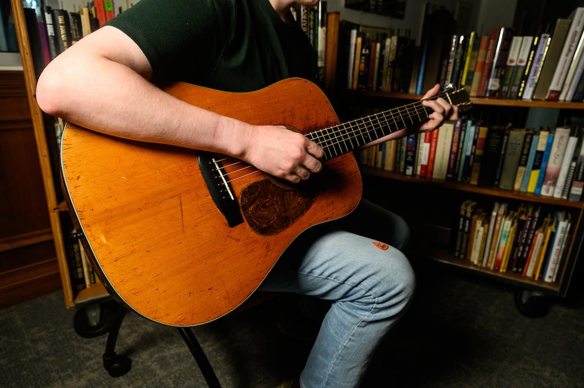 1937 Martin D-18